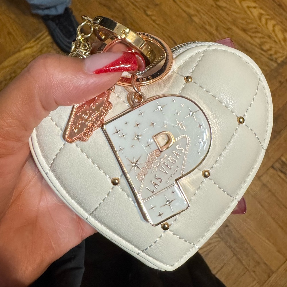 VS heart shapped coin purse